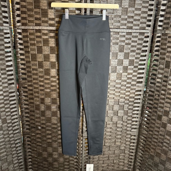 Aybl Staple Leggings Size S in Black NWT - Picture 1 of 3